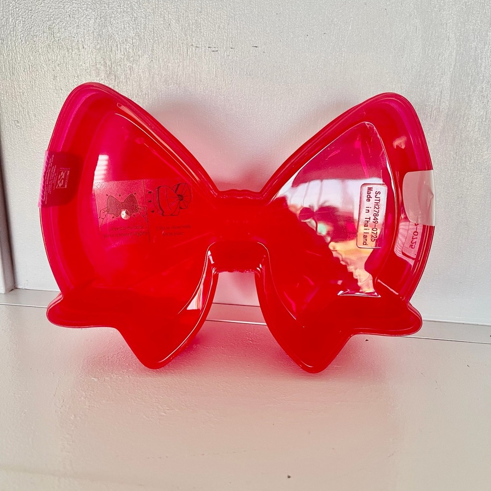 Red Bow Container 9". - Picture 2 of 3